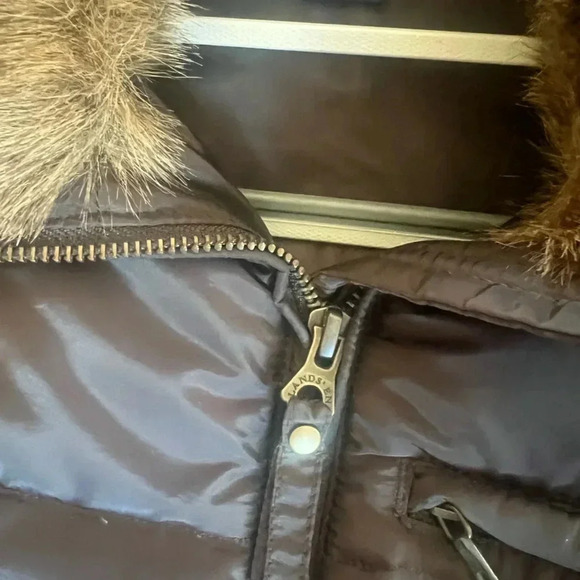 Lands End ladies puffer vest with faux fur collar M. 10/12 Brand new. - Picture 5 of 16